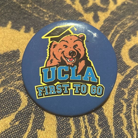 UCLA🐻First To Go Button Pin / Authentic / Gently Used / In Good Condition - Picture 1 of 1